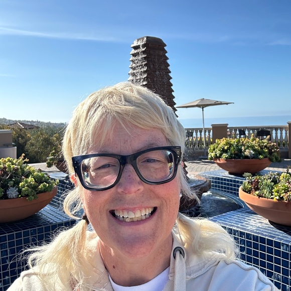 Meet your Posher, Andrea - Picture 9 of 9